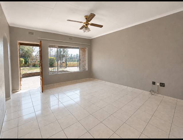 3 BEDROOM HOUSE FOR SALE IN FALCON RIDGE